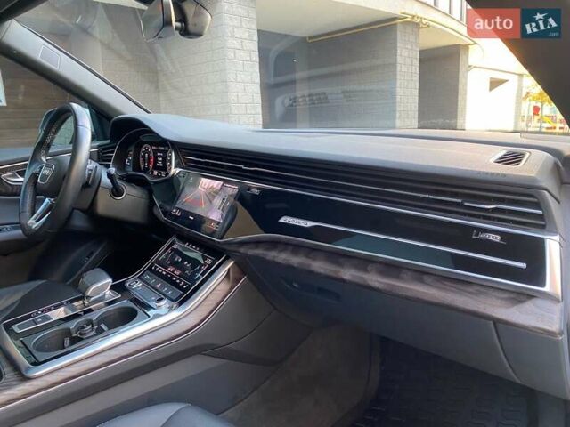 Серый Ауди Q8, объемом двигателя 3 л и пробегом 61 тыс. км за 63000 $, фото 99 на Automoto.ua