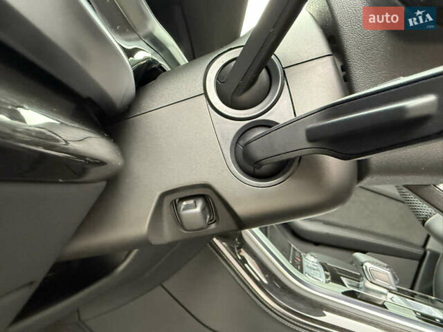 Серый Ауди Q8, объемом двигателя 2.97 л и пробегом 74 тыс. км за 72999 $, фото 18 на Automoto.ua