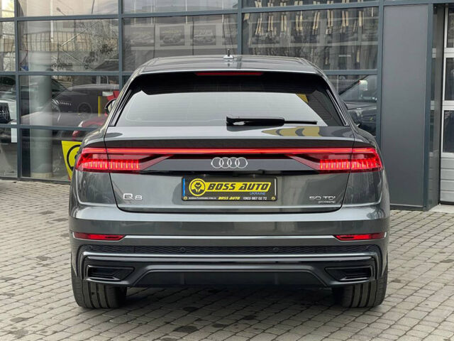 Серый Ауди Q8, объемом двигателя 3 л и пробегом 92 тыс. км за 73000 $, фото 4 на Automoto.ua