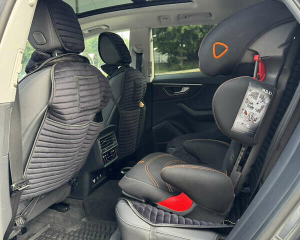 Серый Ауди Q8, объемом двигателя 3 л и пробегом 61 тыс. км за 56000 $, фото 29 на Automoto.ua