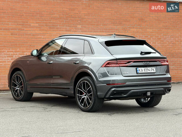 Сірий Ауді Q8, об'ємом двигуна 3 л та пробігом 11 тис. км за 60900 $, фото 3 на Automoto.ua