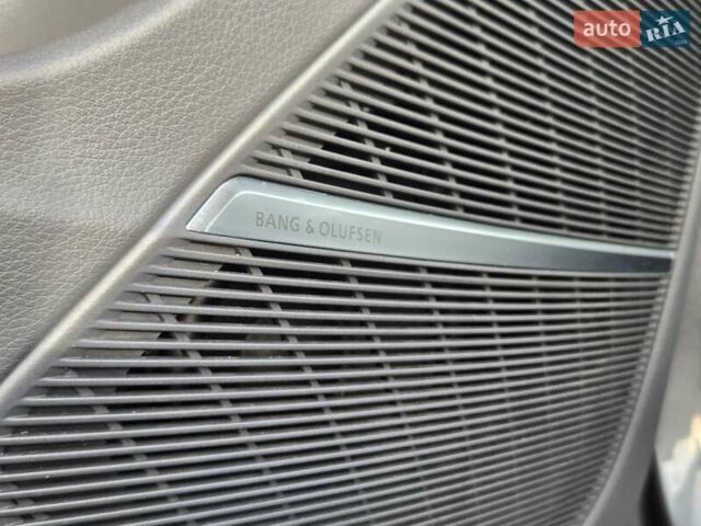 Серый Ауди Q8, объемом двигателя 3 л и пробегом 11 тыс. км за 67900 $, фото 20 на Automoto.ua