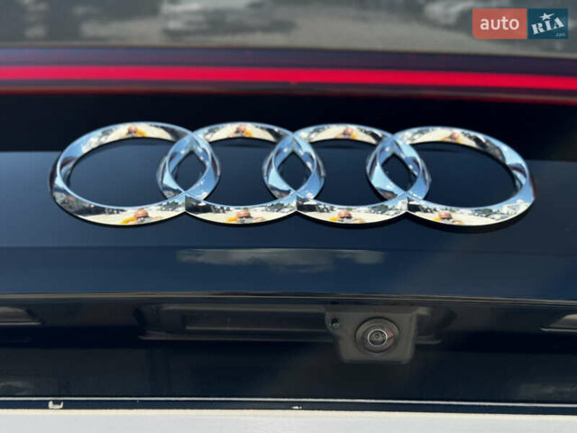 Серый Ауди Q8, объемом двигателя 3 л и пробегом 142 тыс. км за 75000 $, фото 17 на Automoto.ua