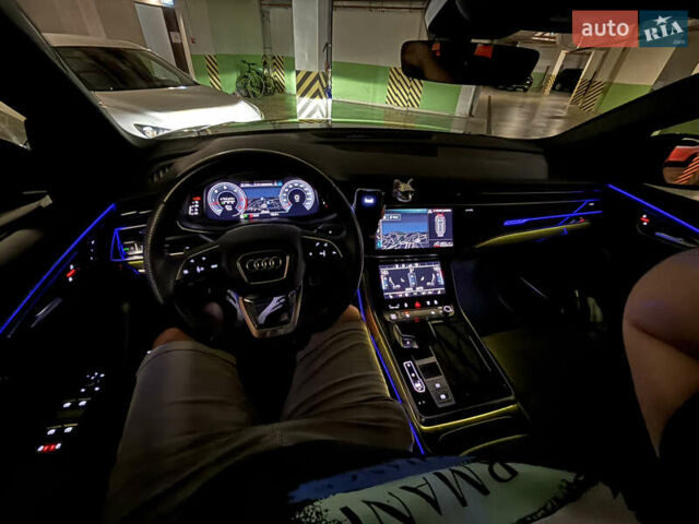 Сірий Ауді Q8, об'ємом двигуна 2.97 л та пробігом 42 тис. км за 69500 $, фото 23 на Automoto.ua