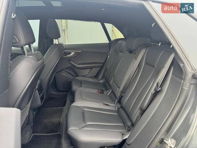 Серый Ауди Q8, объемом двигателя 3 л и пробегом 65 тыс. км за 51990 $, фото 9 на Automoto.ua
