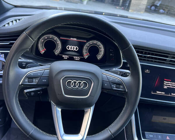 Серый Ауди Q8, объемом двигателя 3 л и пробегом 45 тыс. км за 55900 $, фото 8 на Automoto.ua
