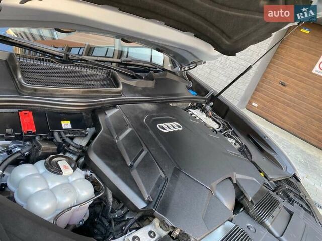 Серый Ауди Q8, объемом двигателя 3 л и пробегом 61 тыс. км за 63000 $, фото 103 на Automoto.ua