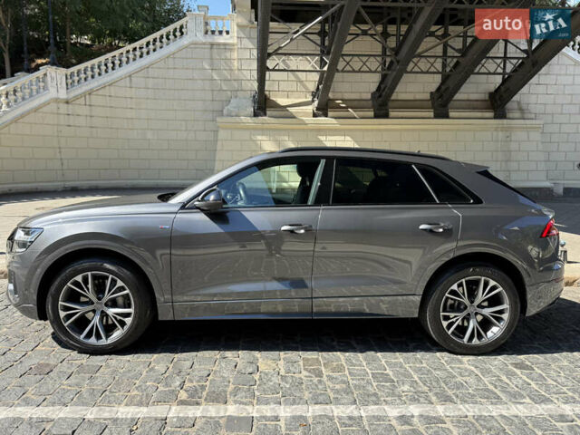 Сірий Ауді Q8, об'ємом двигуна 2.97 л та пробігом 42 тис. км за 69500 $, фото 12 на Automoto.ua