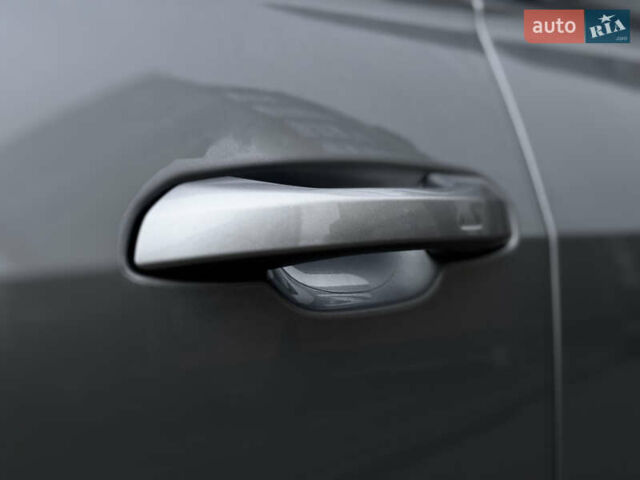 Сірий Ауді Q8, об'ємом двигуна 3 л та пробігом 62 тис. км за 63000 $, фото 8 на Automoto.ua