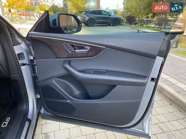 Серый Ауди Q8, объемом двигателя 3 л и пробегом 61 тыс. км за 63000 $, фото 98 на Automoto.ua