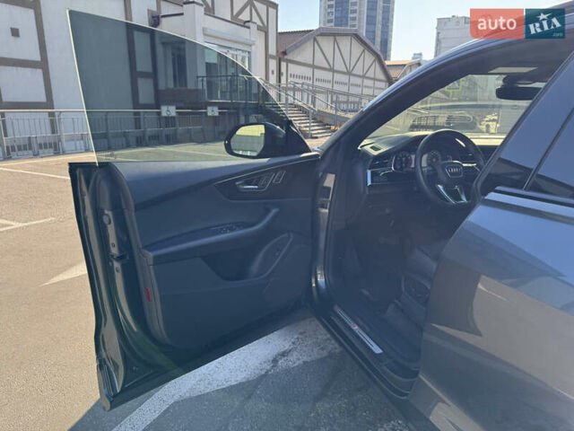Серый Ауди Q8, объемом двигателя 3 л и пробегом 63 тыс. км за 59900 $, фото 18 на Automoto.ua