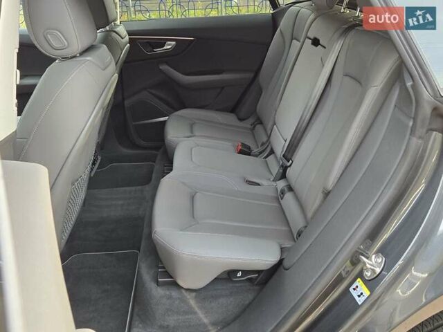 Серый Ауди Q8, объемом двигателя 3 л и пробегом 11 тыс. км за 67900 $, фото 16 на Automoto.ua