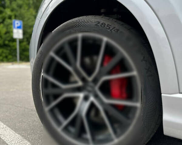 Серый Ауди Q8, объемом двигателя 3 л и пробегом 74 тыс. км за 60000 $, фото 7 на Automoto.ua