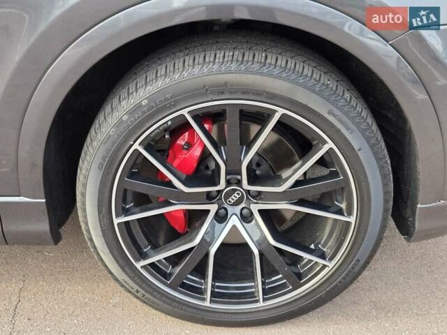 Серый Ауди Q8, объемом двигателя 3 л и пробегом 11 тыс. км за 67900 $, фото 22 на Automoto.ua