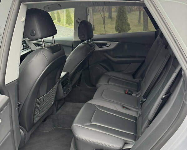 Сірий Ауді Q8, об'ємом двигуна 2.97 л та пробігом 73 тис. км за 57500 $, фото 15 на Automoto.ua