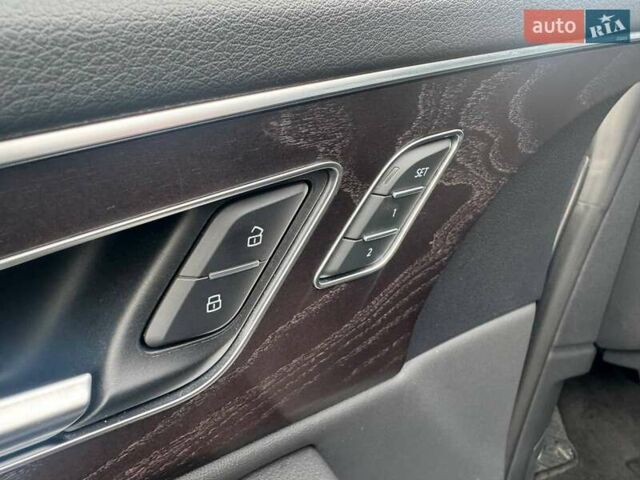 Серый Ауди Q8, объемом двигателя 3 л и пробегом 65 тыс. км за 51990 $, фото 15 на Automoto.ua