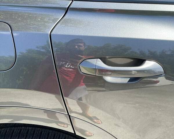 Сірий Ауді Q8, об'ємом двигуна 3 л та пробігом 11 тис. км за 69600 $, фото 15 на Automoto.ua