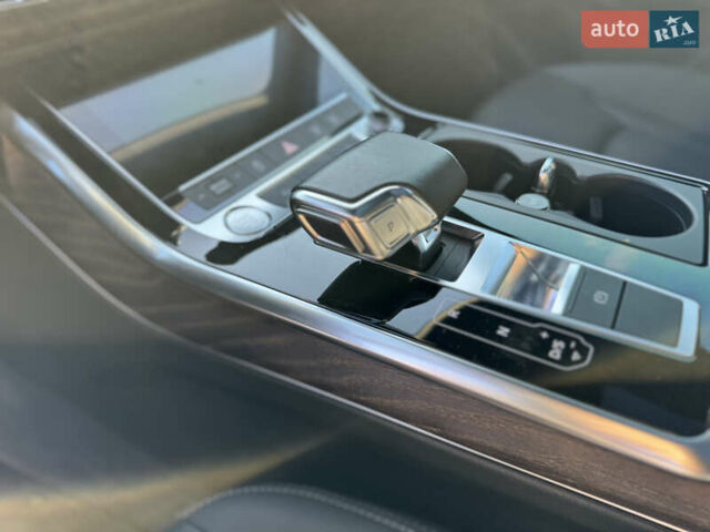 Серый Ауди Q8, объемом двигателя 3 л и пробегом 63 тыс. км за 59900 $, фото 39 на Automoto.ua