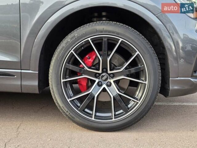 Серый Ауди Q8, объемом двигателя 3 л и пробегом 11 тыс. км за 67900 $, фото 23 на Automoto.ua