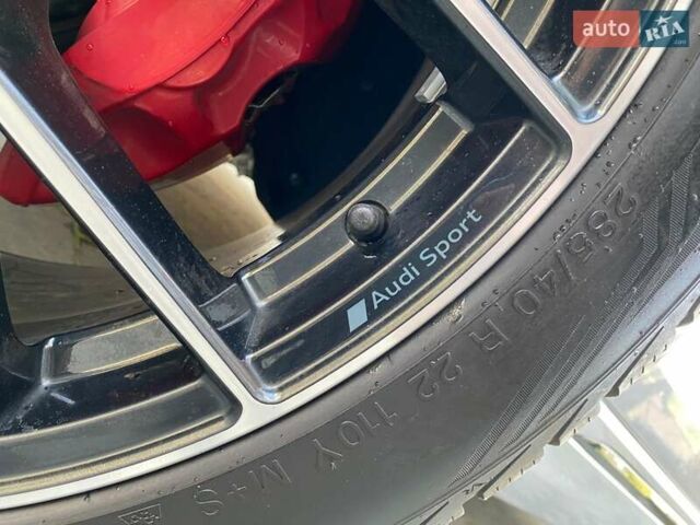 Серый Ауди Q8, объемом двигателя 3 л и пробегом 61 тыс. км за 63000 $, фото 105 на Automoto.ua
