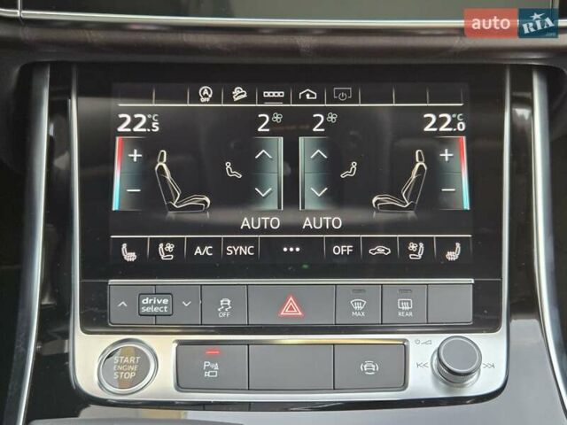 Серый Ауди Q8, объемом двигателя 3 л и пробегом 11 тыс. км за 67900 $, фото 29 на Automoto.ua