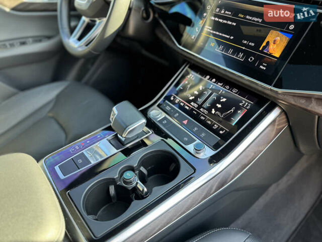 Серый Ауди Q8, объемом двигателя 3 л и пробегом 63 тыс. км за 59900 $, фото 42 на Automoto.ua