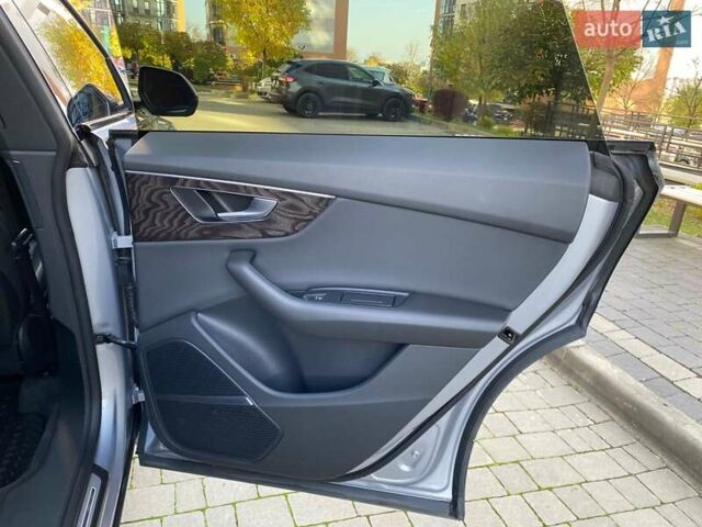 Серый Ауди Q8, объемом двигателя 3 л и пробегом 61 тыс. км за 63000 $, фото 94 на Automoto.ua