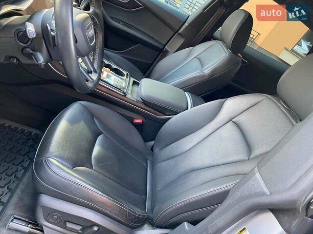 Серый Ауди Q8, объемом двигателя 3 л и пробегом 61 тыс. км за 63000 $, фото 65 на Automoto.ua