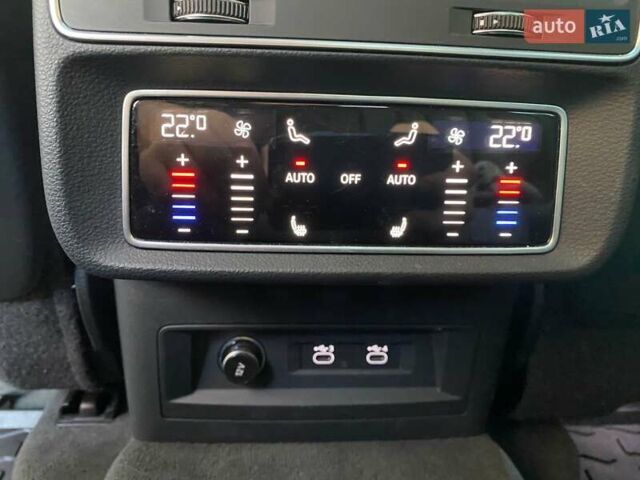 Серый Ауди Q8, объемом двигателя 3 л и пробегом 61 тыс. км за 63000 $, фото 80 на Automoto.ua