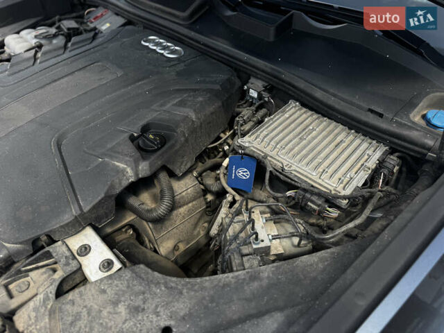 Серый Ауди Q8, объемом двигателя 3 л и пробегом 142 тыс. км за 75000 $, фото 64 на Automoto.ua