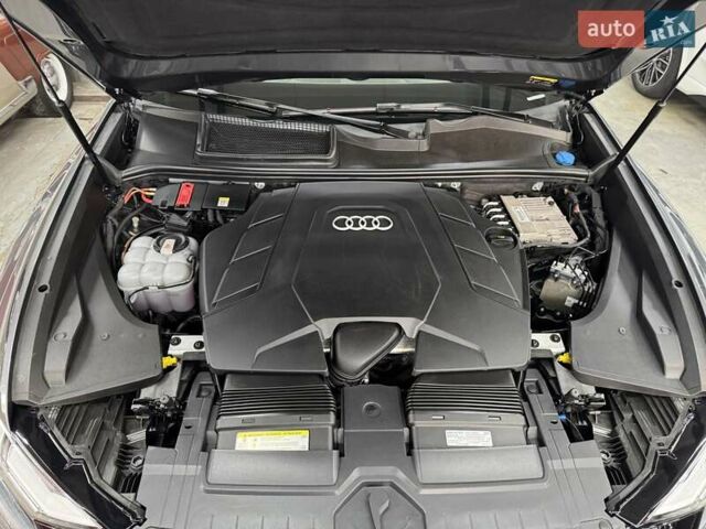 Серый Ауди Q8, объемом двигателя 3 л и пробегом 61 тыс. км за 56000 $, фото 19 на Automoto.ua