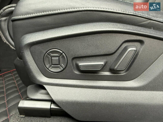 Серый Ауди Q8, объемом двигателя 2.97 л и пробегом 74 тыс. км за 72999 $, фото 15 на Automoto.ua