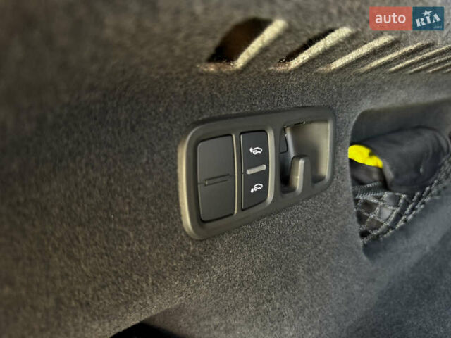 Серый Ауди Q8, объемом двигателя 3 л и пробегом 142 тыс. км за 75000 $, фото 68 на Automoto.ua