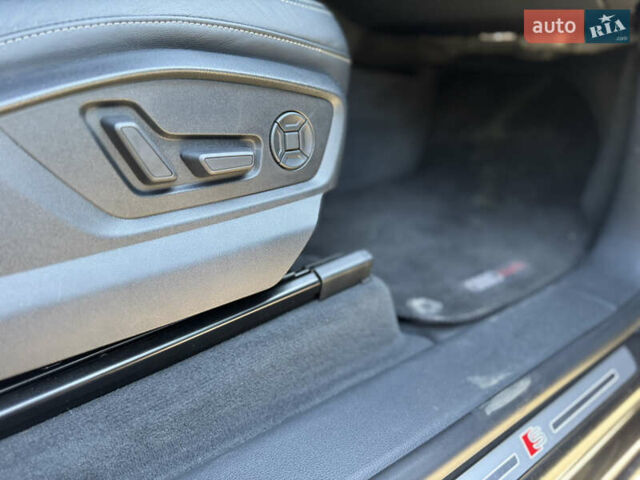 Серый Ауди Q8, объемом двигателя 3 л и пробегом 63 тыс. км за 59900 $, фото 41 на Automoto.ua