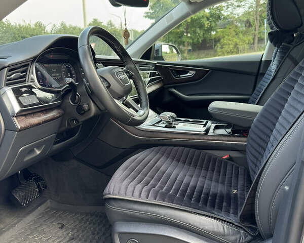 Серый Ауди Q8, объемом двигателя 3 л и пробегом 61 тыс. км за 56000 $, фото 26 на Automoto.ua