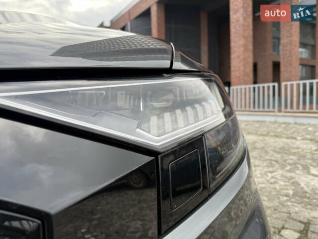 Серый Ауди Q8, объемом двигателя 2.97 л и пробегом 74 тыс. км за 72999 $, фото 10 на Automoto.ua
