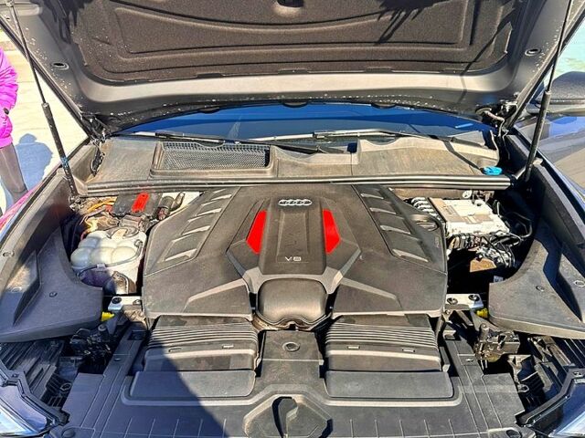 Серый Ауди Q8, объемом двигателя 4 л и пробегом 42 тыс. км за 77000 $, фото 7 на Automoto.ua