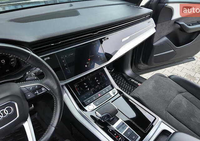 Серый Ауди Q8, объемом двигателя 2.97 л и пробегом 128 тыс. км за 66900 $, фото 55 на Automoto.ua