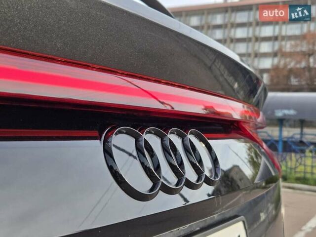 Серый Ауди Q8, объемом двигателя 3 л и пробегом 11 тыс. км за 67900 $, фото 35 на Automoto.ua