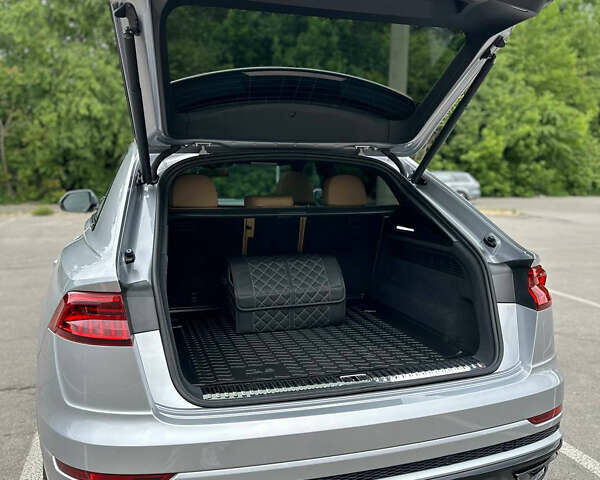 Серый Ауди Q8, объемом двигателя 3 л и пробегом 74 тыс. км за 60000 $, фото 9 на Automoto.ua