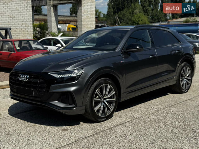 Серый Ауди Q8, объемом двигателя 3 л и пробегом 142 тыс. км за 75000 $, фото 2 на Automoto.ua