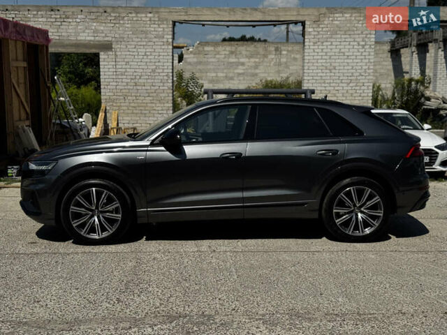 Серый Ауди Q8, объемом двигателя 3 л и пробегом 142 тыс. км за 75000 $, фото 7 на Automoto.ua
