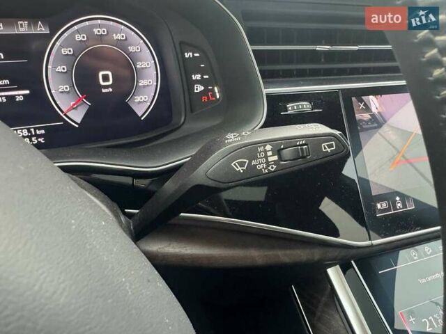 Серый Ауди Q8, объемом двигателя 3 л и пробегом 65 тыс. км за 51990 $, фото 21 на Automoto.ua