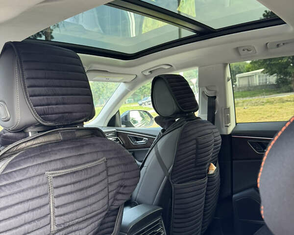 Серый Ауди Q8, объемом двигателя 3 л и пробегом 61 тыс. км за 56000 $, фото 31 на Automoto.ua