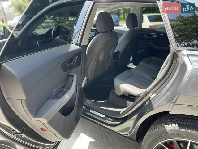 Сірий Ауді Q8, об'ємом двигуна 3 л та пробігом 11 тис. км за 69600 $, фото 10 на Automoto.ua