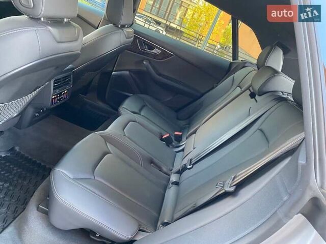 Серый Ауди Q8, объемом двигателя 3 л и пробегом 61 тыс. км за 63000 $, фото 89 на Automoto.ua