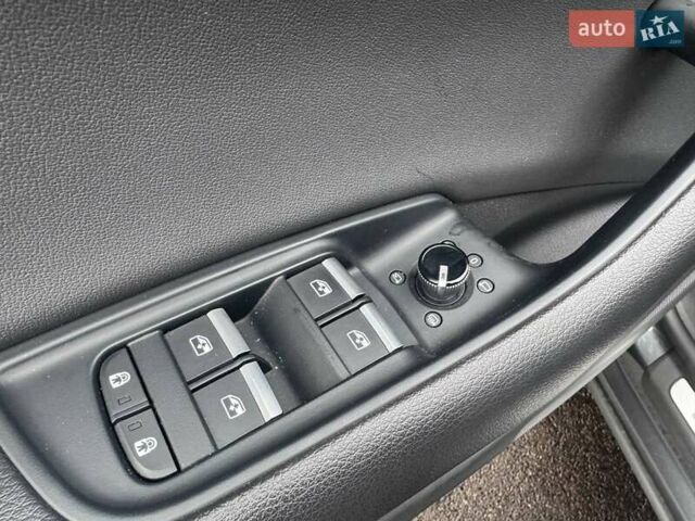 Серый Ауди Q8, объемом двигателя 3 л и пробегом 65 тыс. км за 51990 $, фото 16 на Automoto.ua