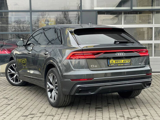 Серый Ауди Q8, объемом двигателя 3 л и пробегом 92 тыс. км за 73000 $, фото 3 на Automoto.ua