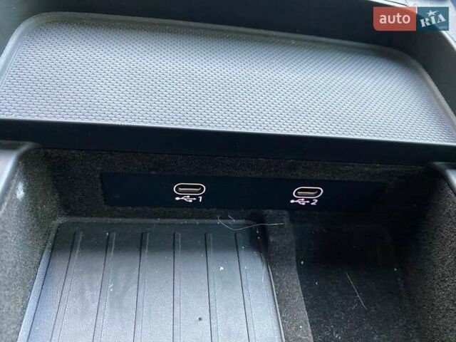 Серый Ауди Q8, объемом двигателя 3 л и пробегом 61 тыс. км за 63000 $, фото 77 на Automoto.ua