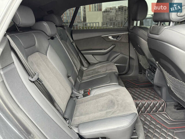 Серый Ауди Q8, объемом двигателя 2.97 л и пробегом 74 тыс. км за 72999 $, фото 33 на Automoto.ua